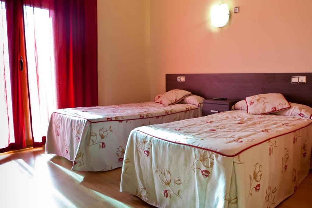 Hotel Casa Marzo Carinena Ruang foto