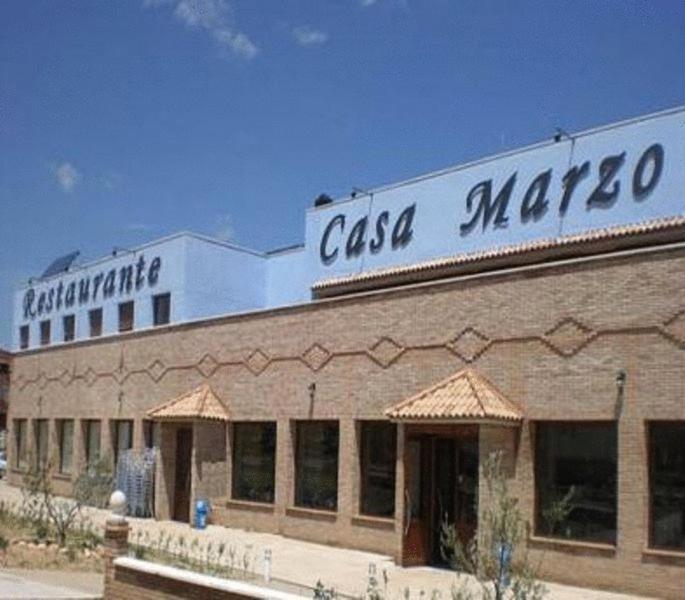 Hotel Casa Marzo Carinena Bagian luar foto